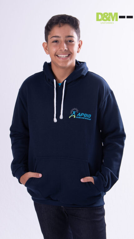 Baby look da Escola Apoio em uniforme pré-escolar.