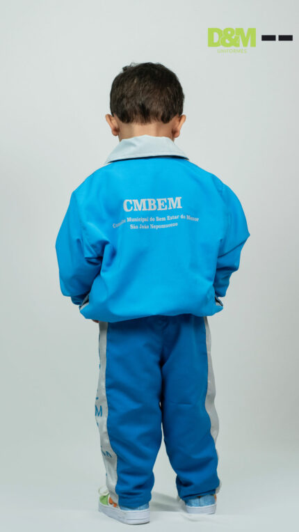 Camisa manga longa CMBEM uniforme escolar azul em fundo claro
