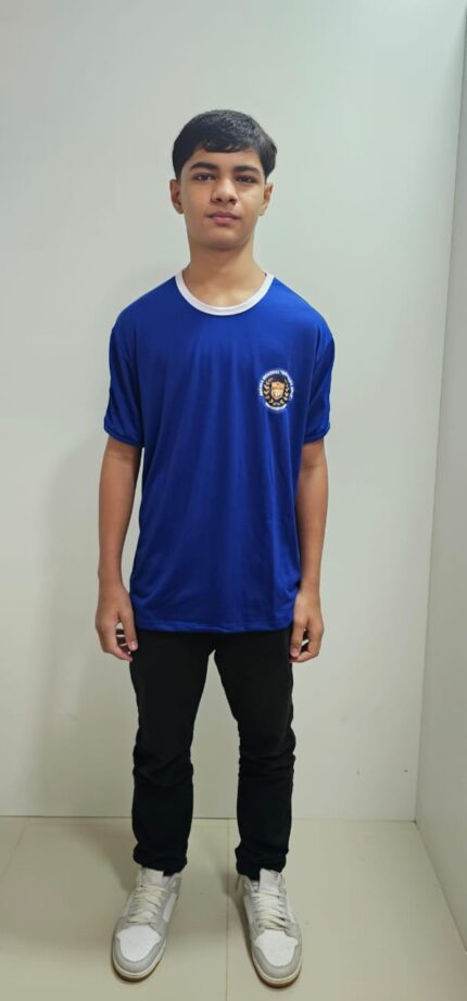 Camisa manga curta do uniforme da Escola Oswaldo Cruz em São João Nepomuceno