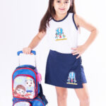 Calça do uniforme escolar da Escola Coronel José Brás em São João Nepomuceno.