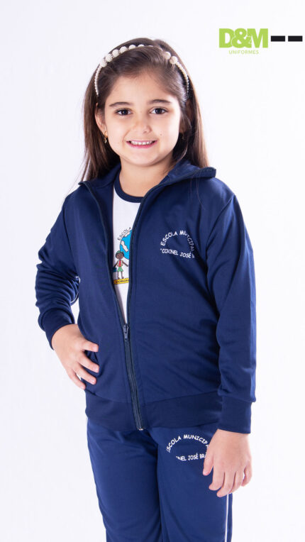 Calça da escola Coronel José Brás em um uniforme escolar