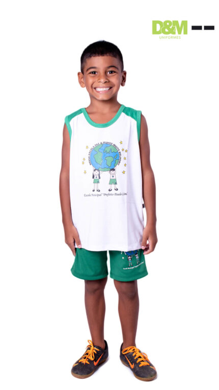 Uniforme infantil de Paulo Lima em destaque, com design colorido e atraente.