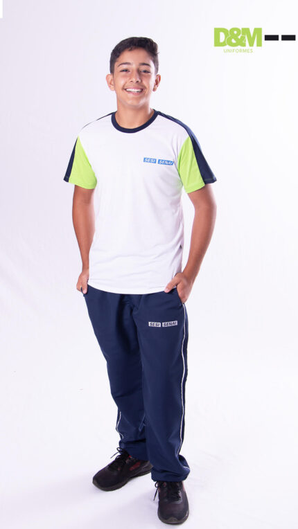 Casaco moletom do uniforme escolar SESI/SENAI em São João Nepomuceno