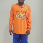 Uniforme da Escola Aquarela em Bicas, modelo colorido e confortável.