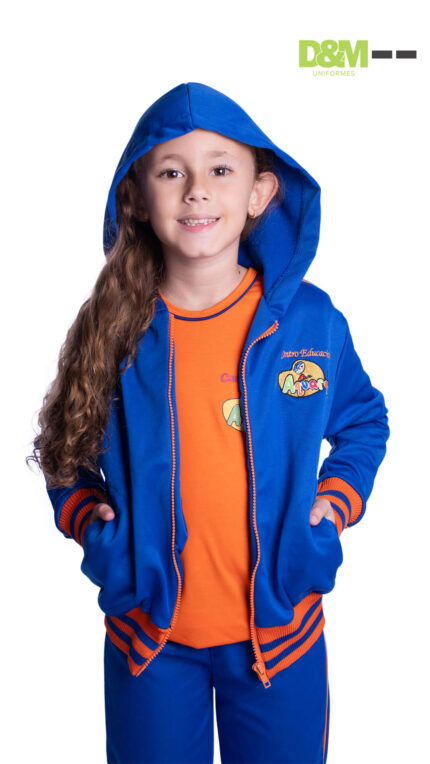 Uniforme da Escola Aquarela com cores vibrantes e design moderno