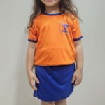 Camisa e short saia da personagem Maria dos Anjos em uniforme profissional